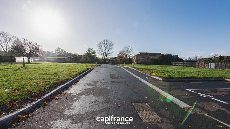 Terrain constructible - 701 m²