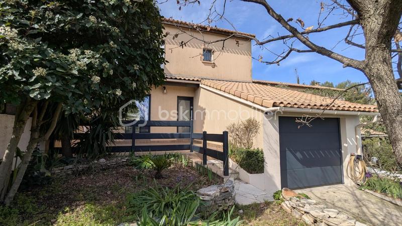 Maison traditionnelle - 86 m² - 4 pièces