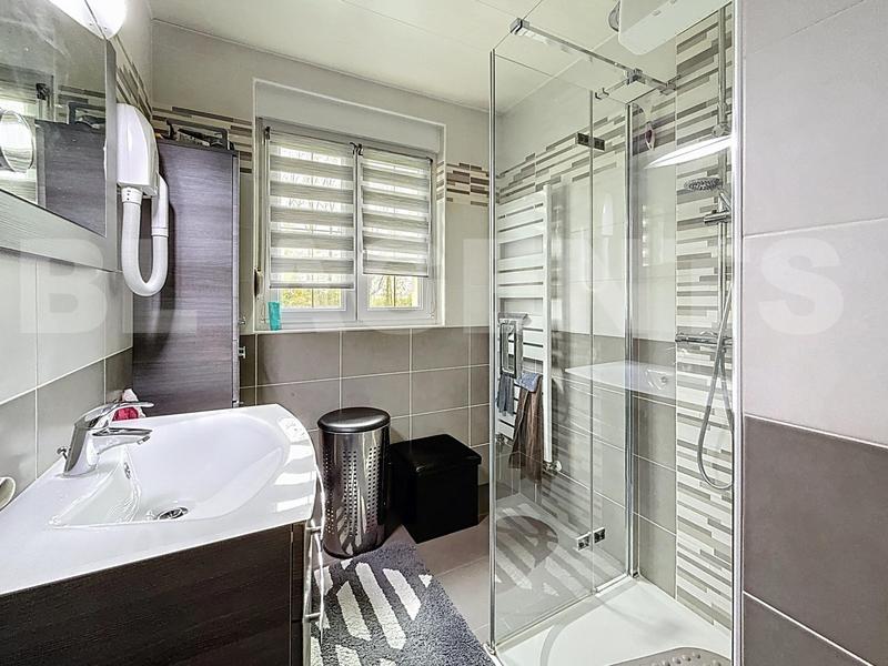 Maison contemporaine - 132 m² - 9 pièces