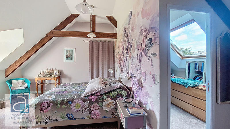 Maison - 220 m² - 5 pièces