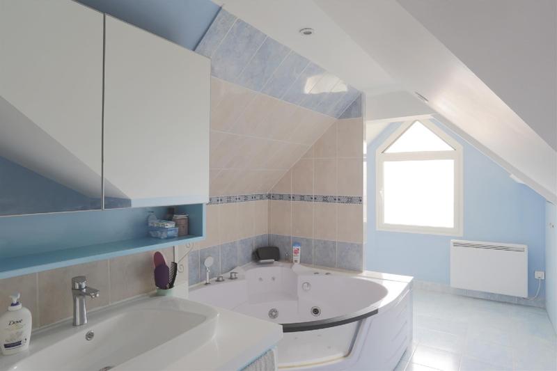 Maison - 263 m² - 11 pièces