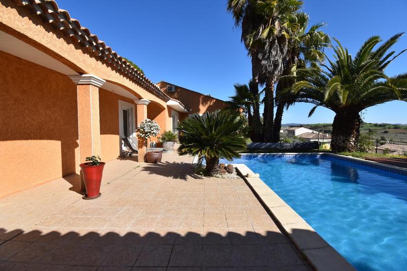 Villa - 235 m² - 6 pièces