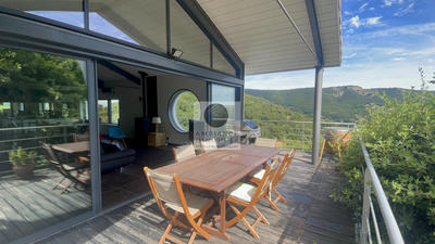 Maison - 167 m² - 7 pièces