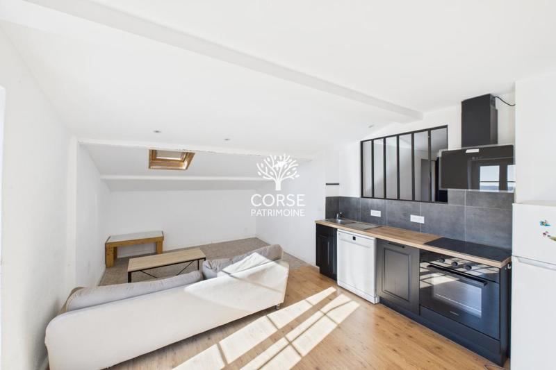 Maison de village - 240 m² - 10 pièces