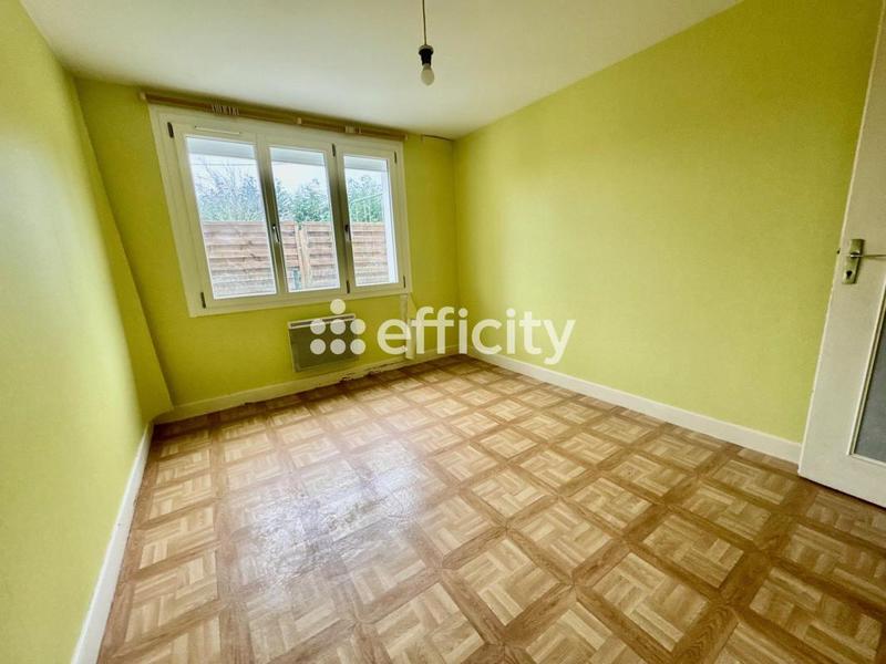 Maison - 275 m² - 16 pièces