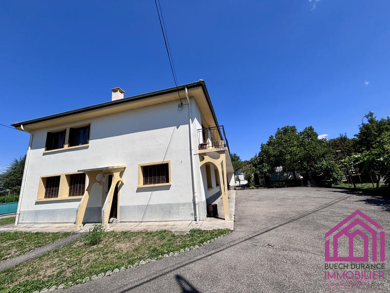 Maison - 199 m² - 10 pièces