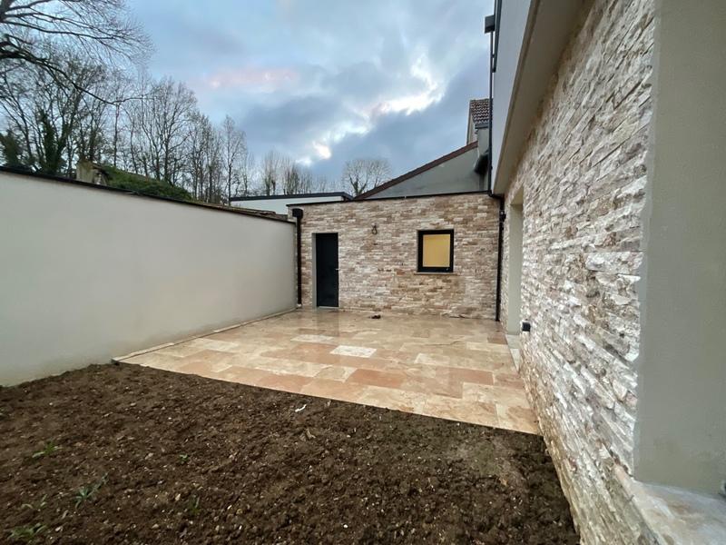Maison - 111 m² - 5 pièces