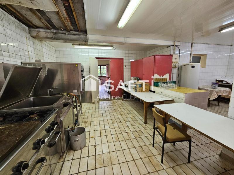 Maison - 300 m² - 10 pièces