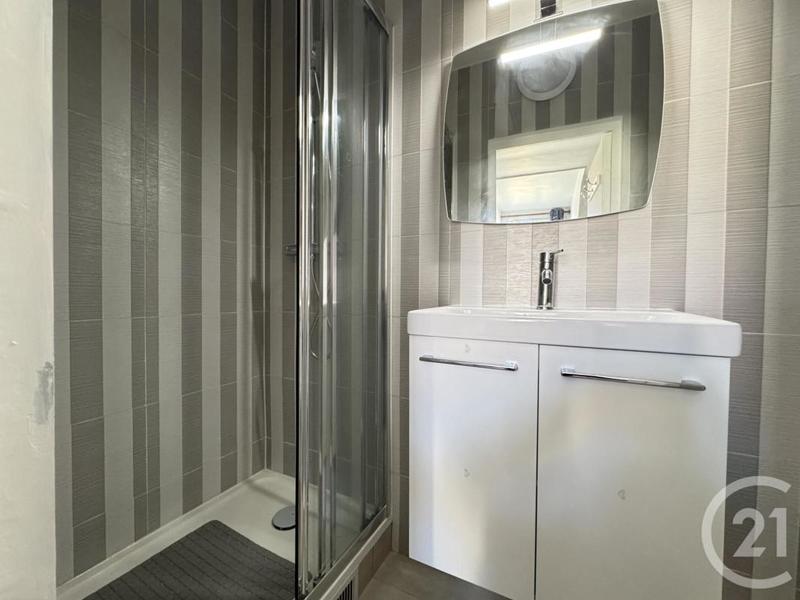 Studio - 14 m² - 1 pièce