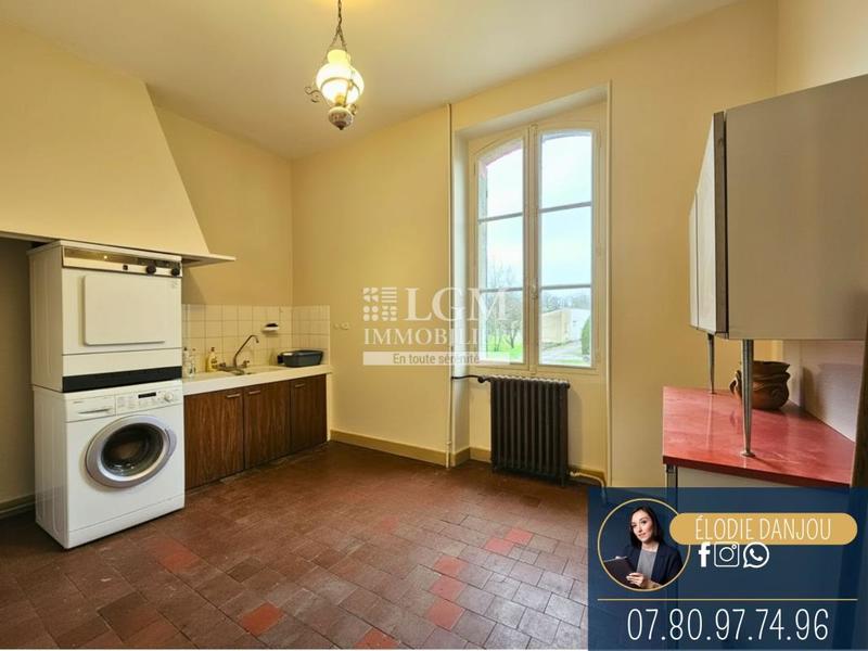 Propriété - 285 m² - 9 pièces