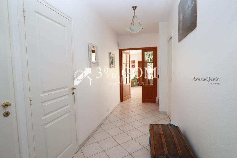 Maison - 176 m² - 9 pièces