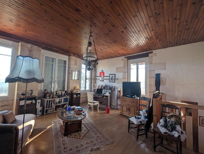 Maison - 290 m² - 6 pièces