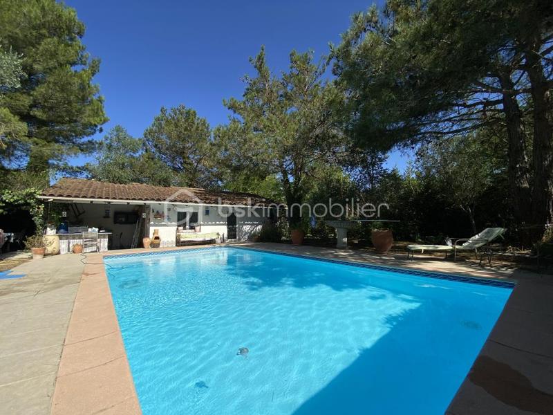 Maison traditionnelle - 140 m² - 5 pièces