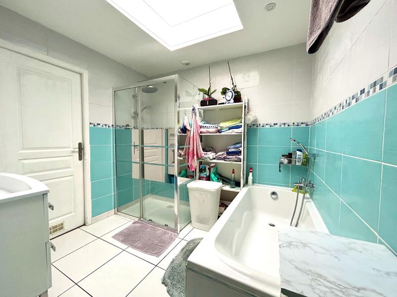 Maison - 111 m² - 5 pièces