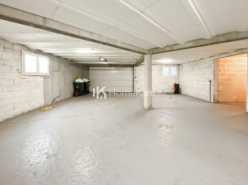 Maison - 230 m² - 7 pièces