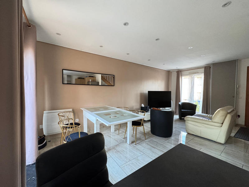 Maison - 121 m² - 6 pièces