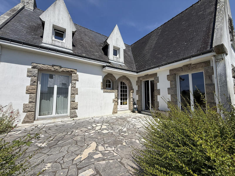 Maison traditionnelle - 145 m² - 7 pièces