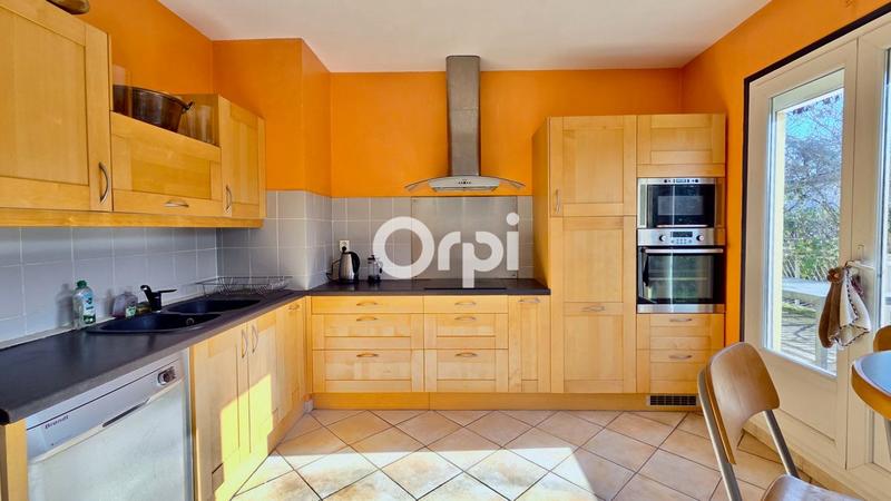 Maison - 227 m² - 7 pièces