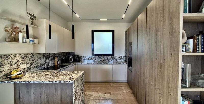 Villa - 204 m² - 6 pièces