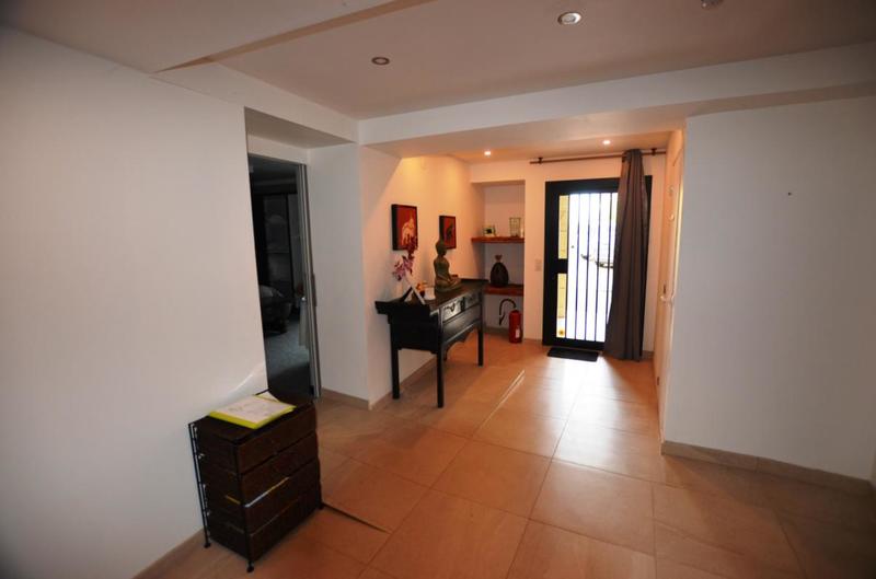 Maison chambre d'hôtes - 572 m² - 15 pièces