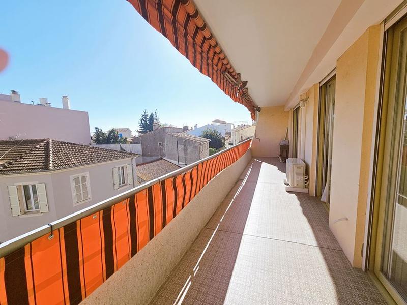 Appartement - 90 m² - 4 pièces