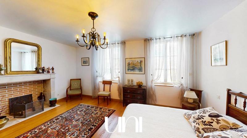 Maison - 400 m² - 7 pièces