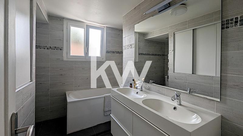 Maison - 138 m² - 6 pièces