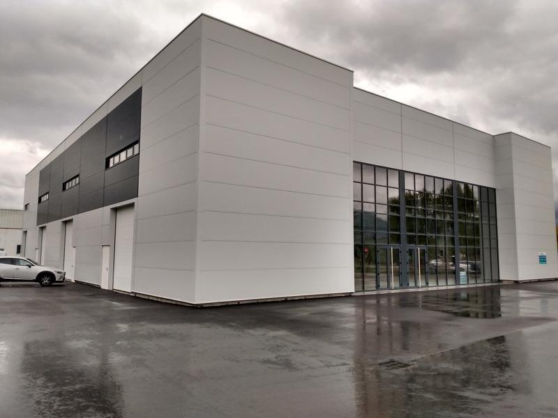 Local d'activité / Entrepôt - 592 m² - 2 pièces