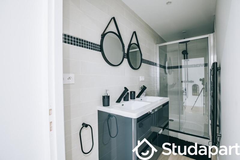 Chambre - 14 m² - 1 pièce