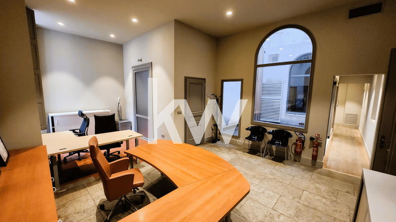 Bureau - 139 m² - 4 pièces