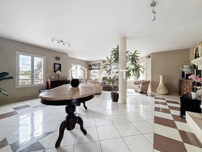 Maison - 170 m² - 7 pièces