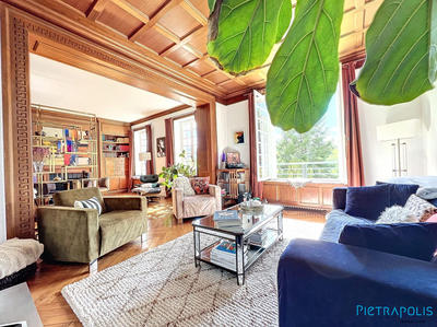 Maison - 300 m² - 8 pièces