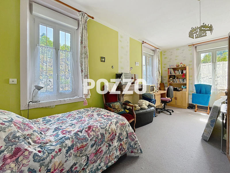 Maison - 160 m² - 8 pièces