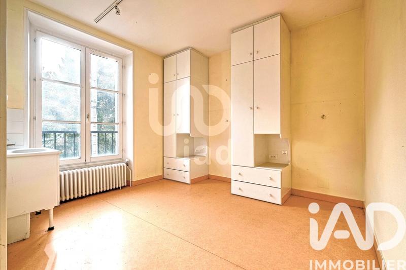 Maison - 1 160 m² - 59 pièces