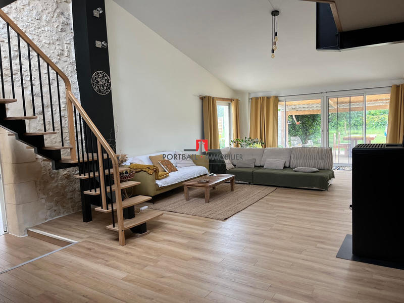 Maison - 229 m² - 5 pièces