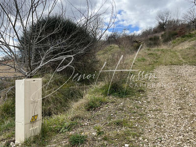 Terrain constructible - 3 525 m²