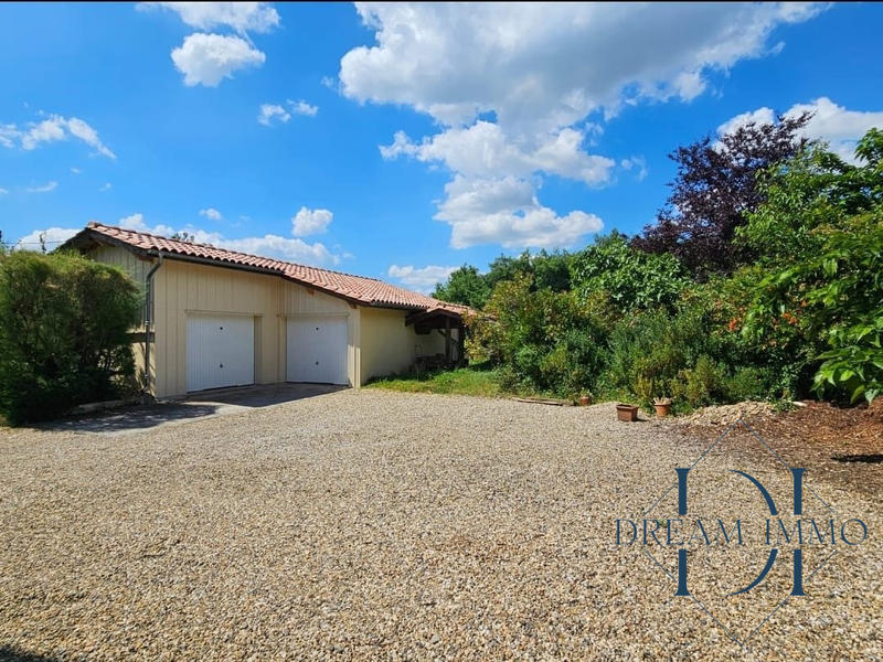 Maison - 263 m² - 7 pièces