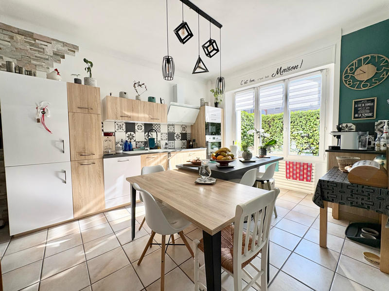 Maison - 140 m² - 6 pièces