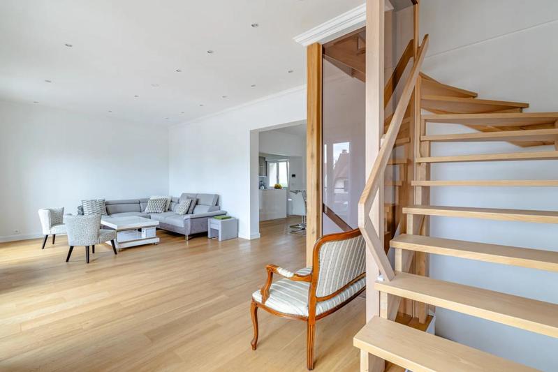 Maison - 200 m² - 7 pièces