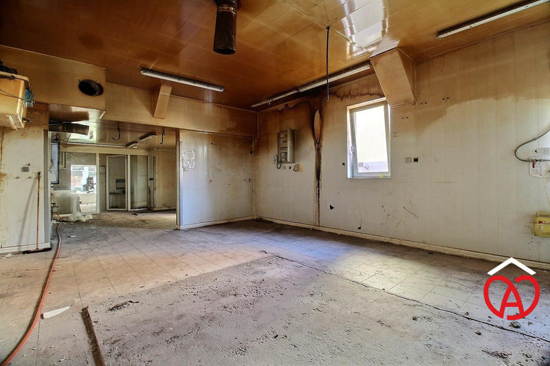 Local commercial - 83 m² - 2 pièces