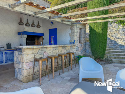 Propriété - 225 m² - 5 pièces