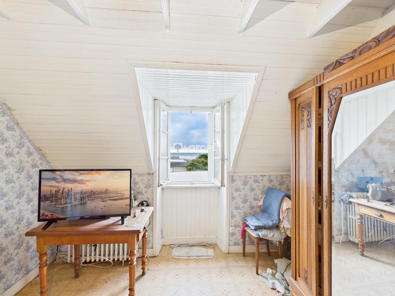 Maison - 88 m² - 9 pièces