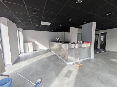 Local d'activités - 77 m²