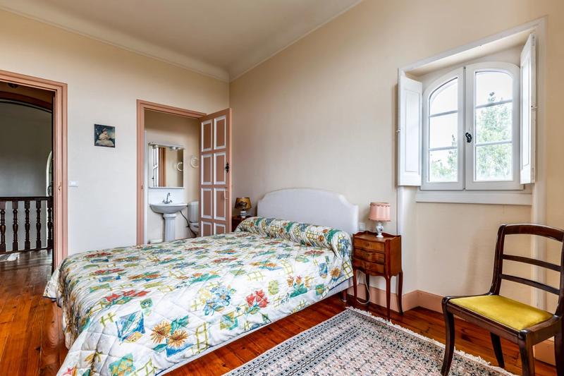 Château - 600 m² - 12 pièces