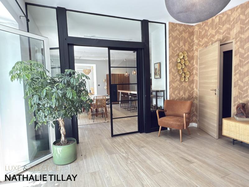 Maison - 380 m² - 11 pièces