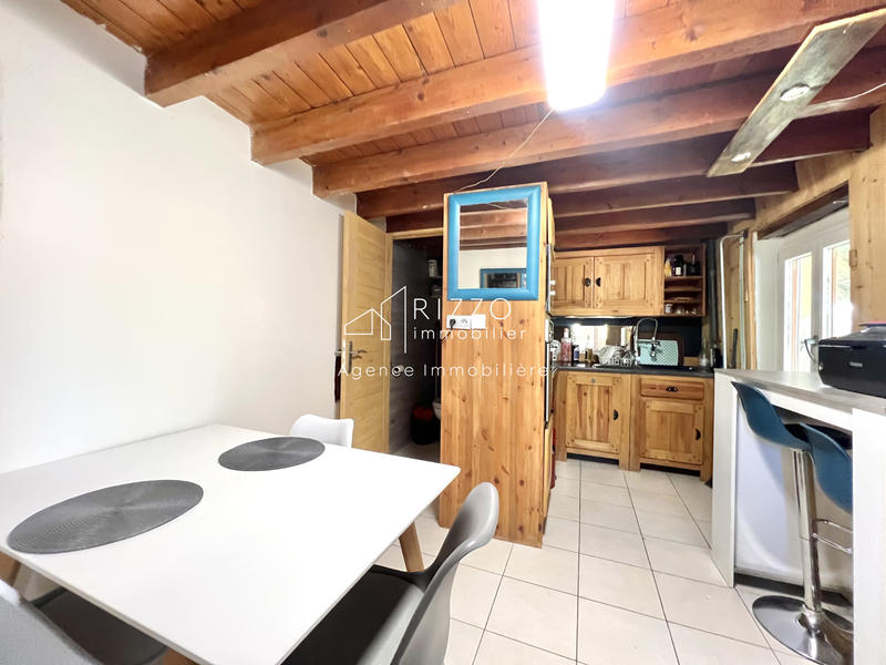 Maison - 180 m² - 7 pièces