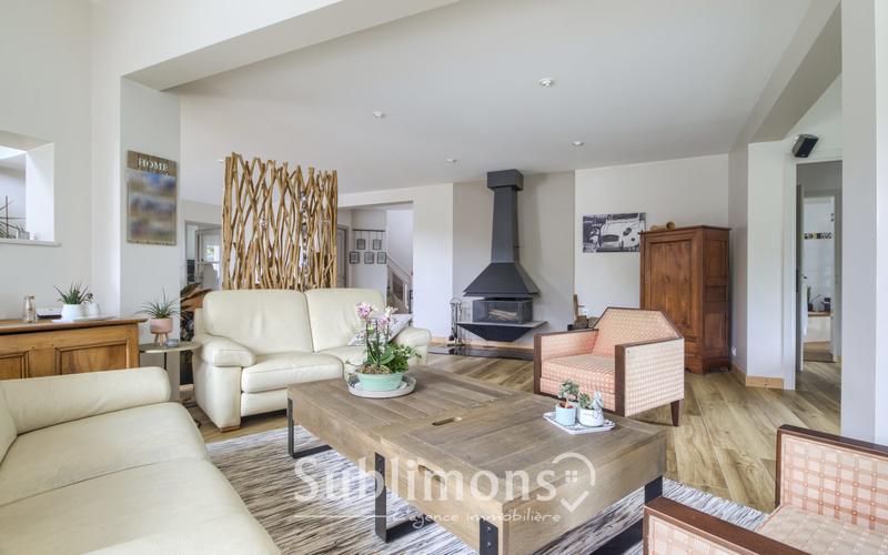 Maison contemporaine - 235 m² - 8 pièces