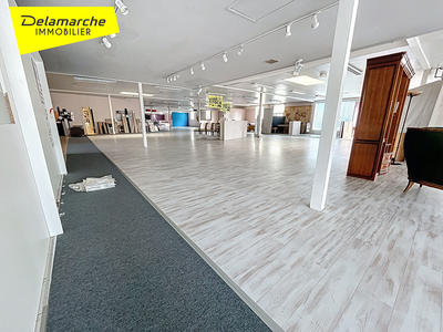 Local commercial - 1 893 m²