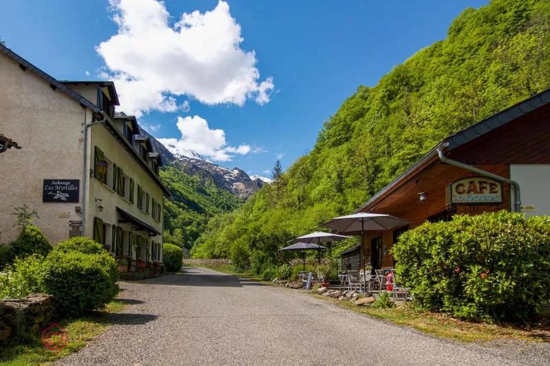 Propriété - 280 m² - 11 pièces