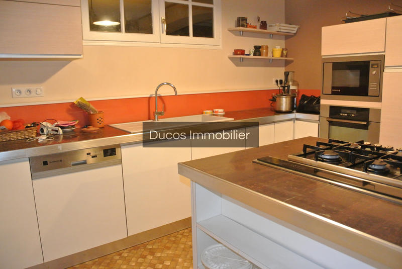 Maison - 270 m² - 9 pièces